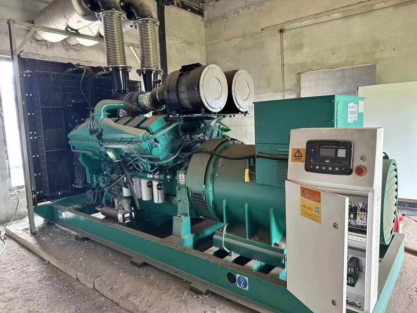 西充无功补偿装置的性能评估需要考虑哪些因素？