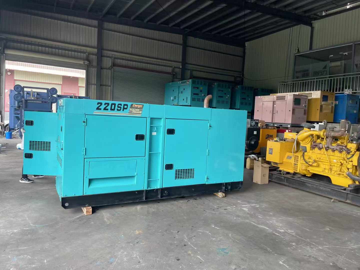 西充柴油发电机组长期不间断运行时，如何监控其温度和压力？