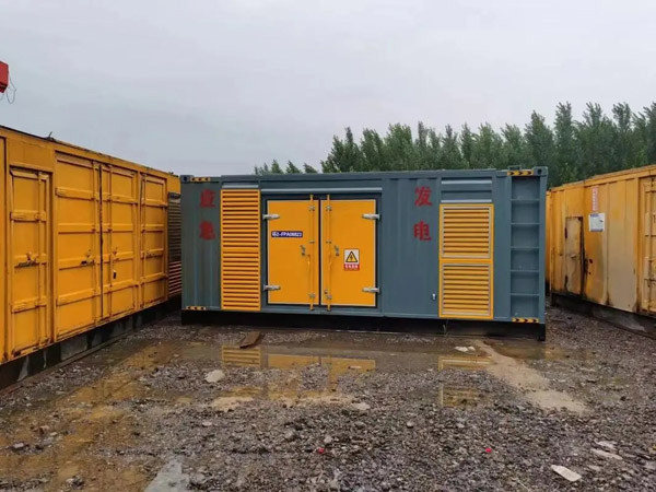 西充柴油发电机如何判断干式空气滤清器是否需要更换？